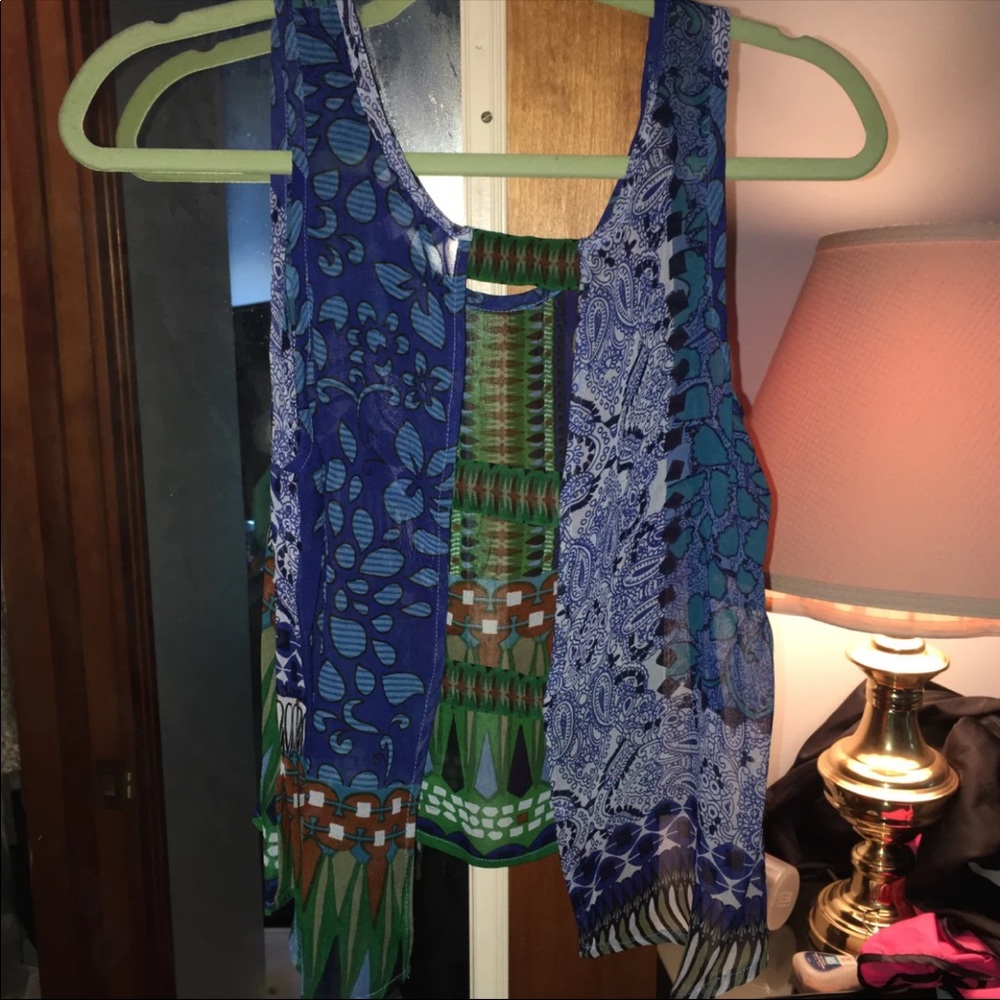 NWOT. Open back tank top - Picture 2 of 2
